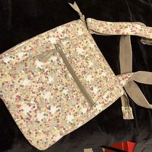 Thirty-one brand only used once adjustable straps clean and washed